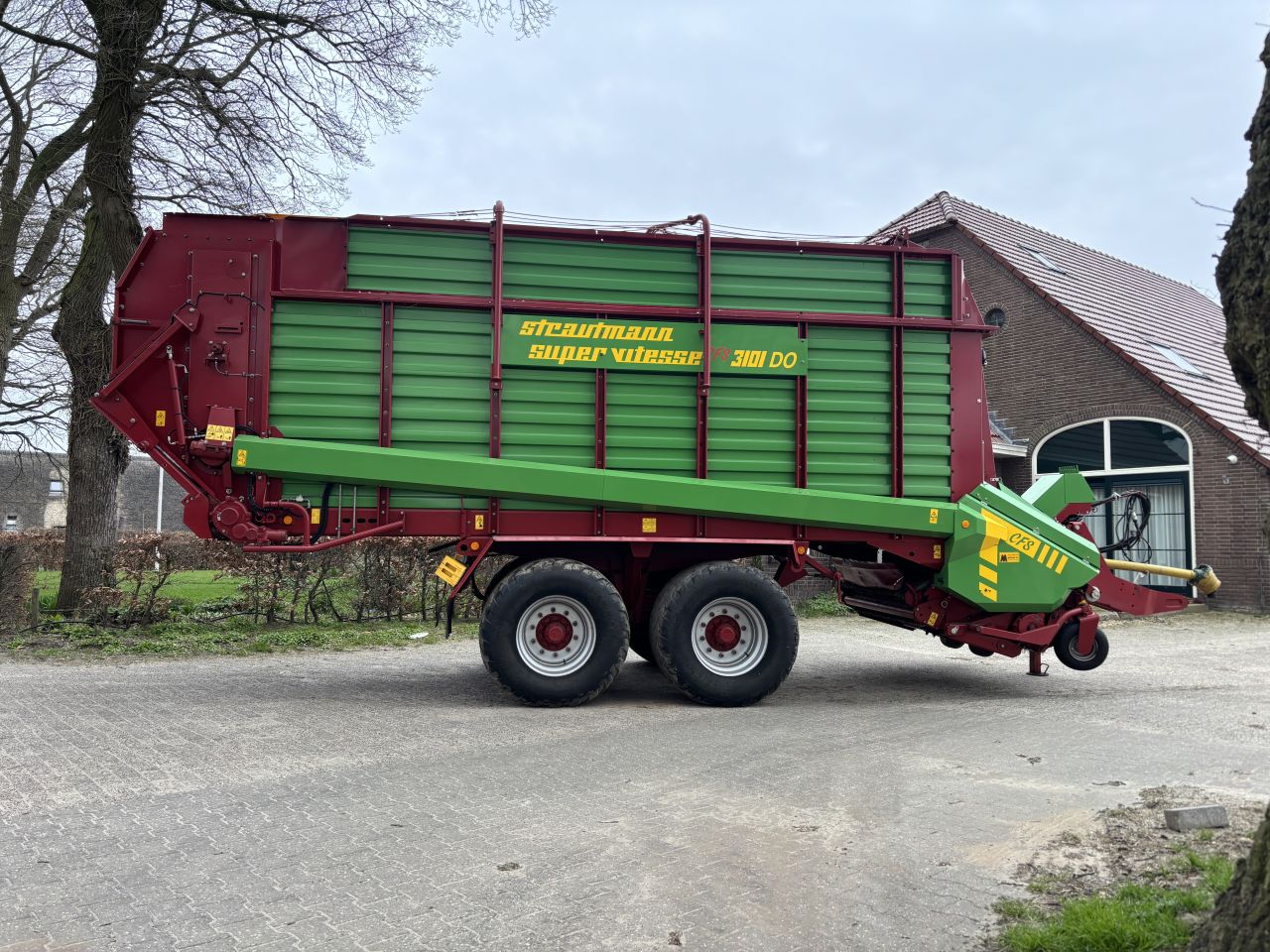 Strautmann super vitesse 3101 CFS DO opraapwagen