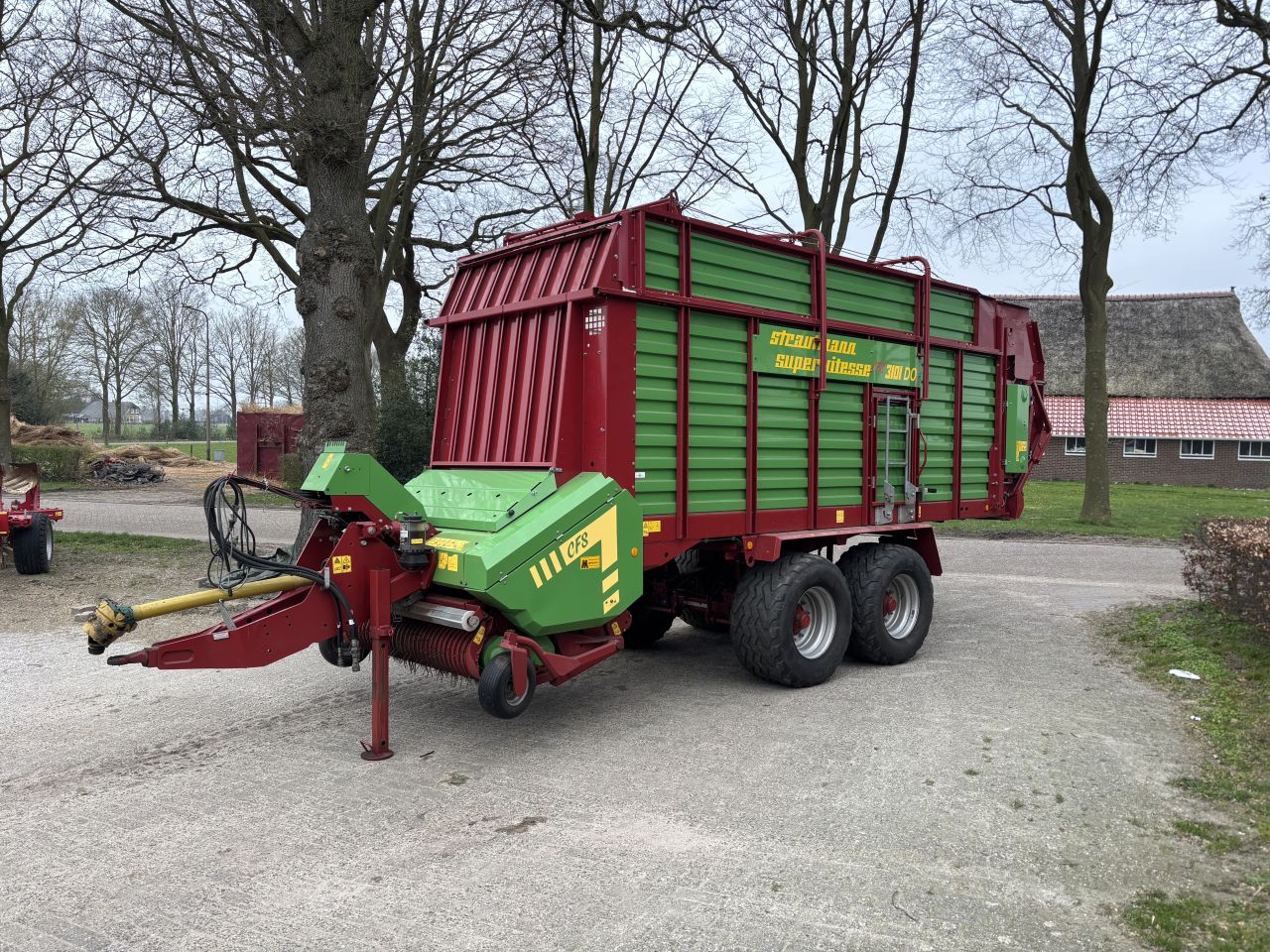 Strautmann super vitesse 3101 CFS DO opraapwagen