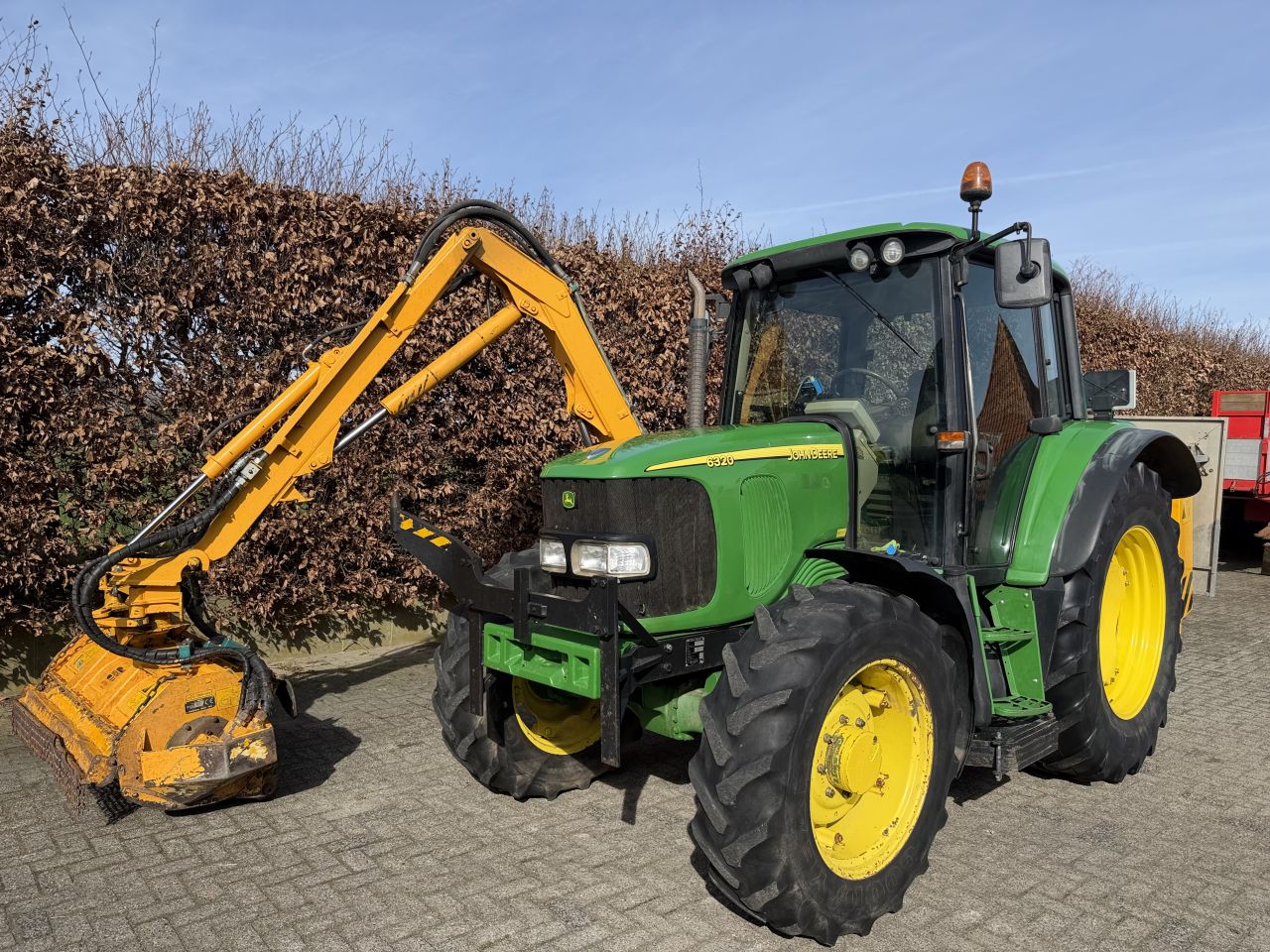 John Deere 6320 AP met maaiarm !!
