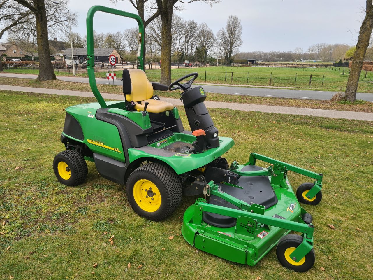 John Deere 1435 frontmaaier met Yanmar motor.