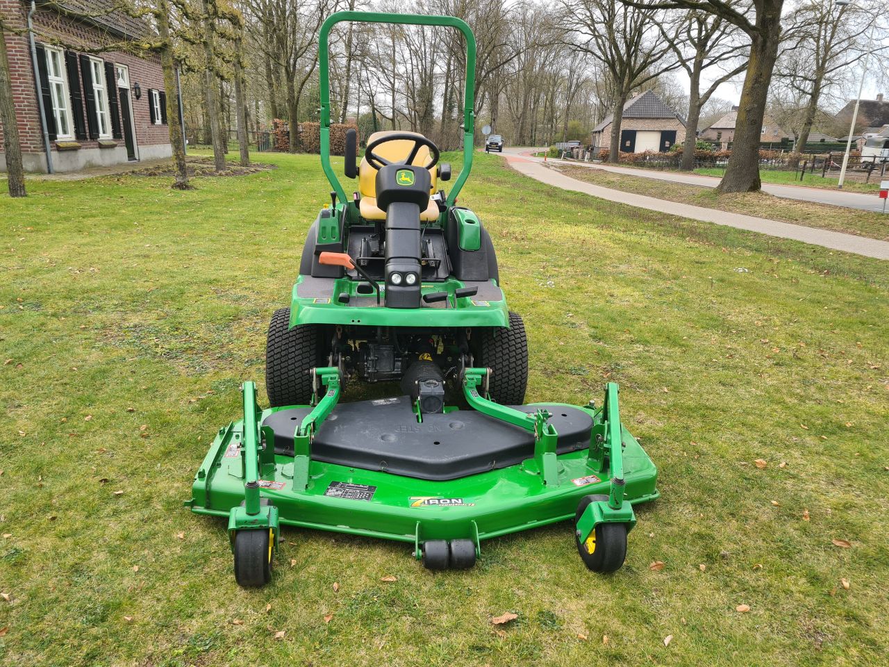 John Deere 1435 frontmaaier met Yanmar motor.