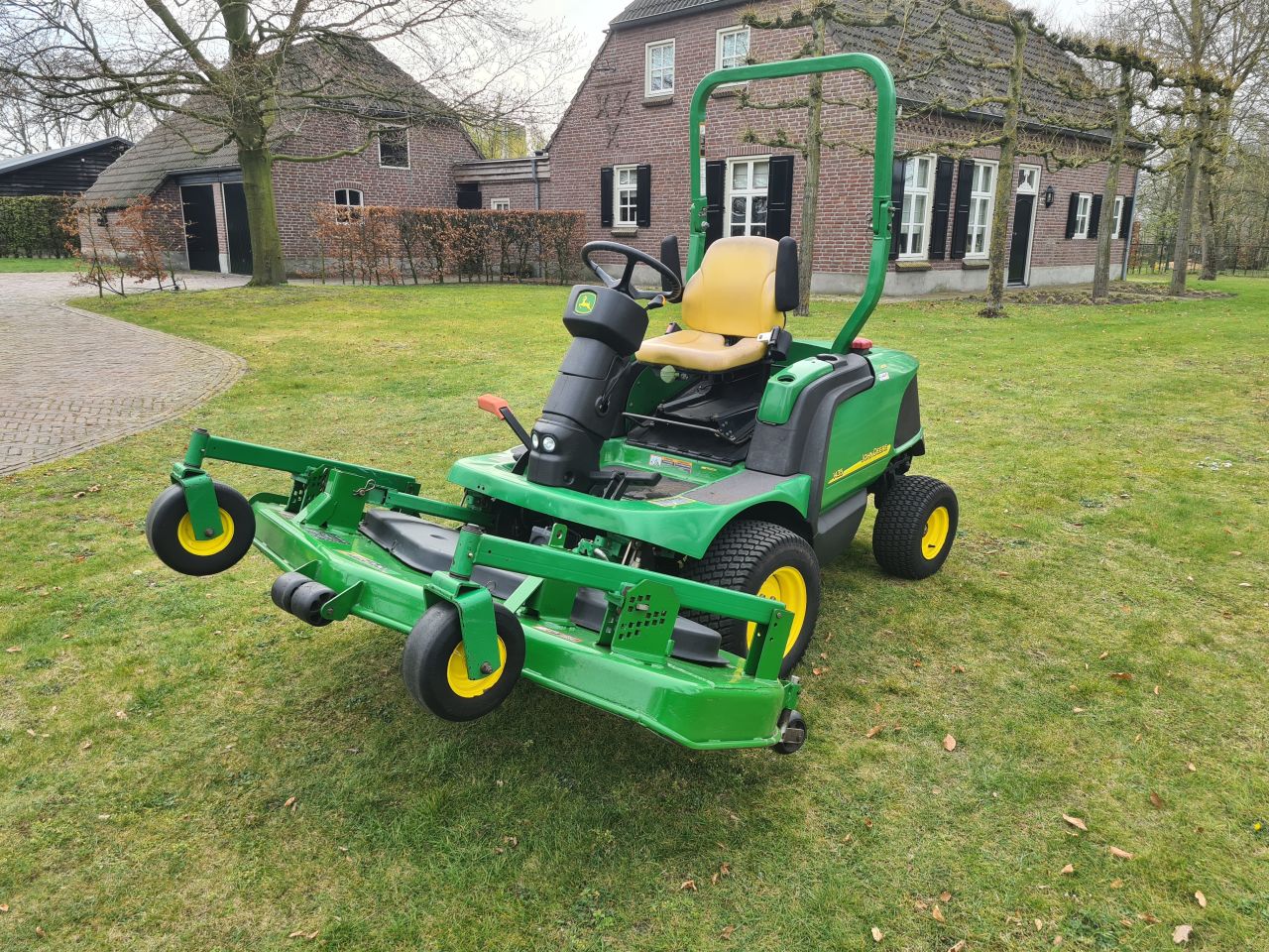 John Deere 1435 frontmaaier met Yanmar motor.