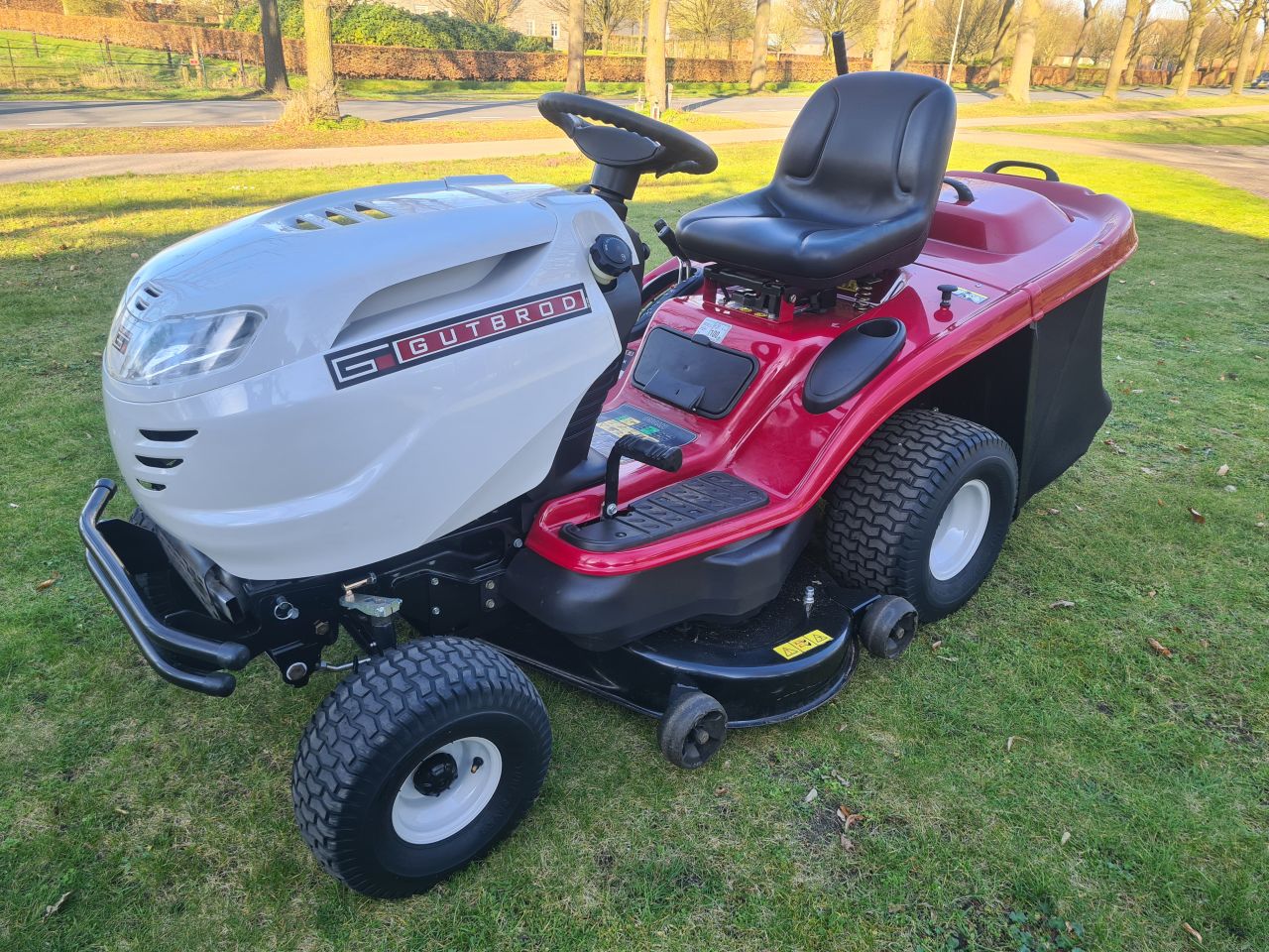 Gutbrod GLX 105 RH-K V Twin kawasaki motor 103 draaiuren.