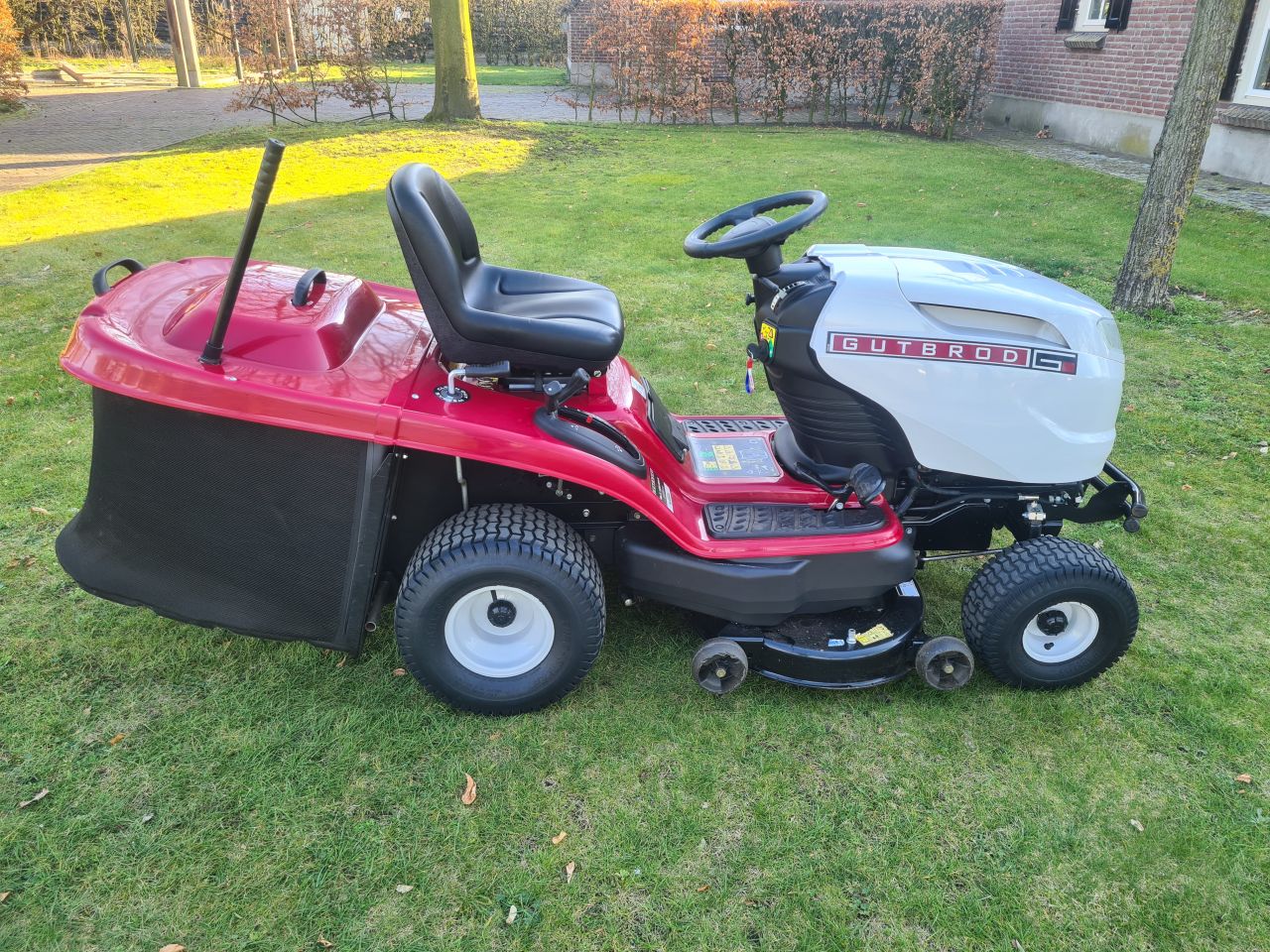 Gutbrod GLX 105 RH-K V Twin kawasaki motor 103 draaiuren.