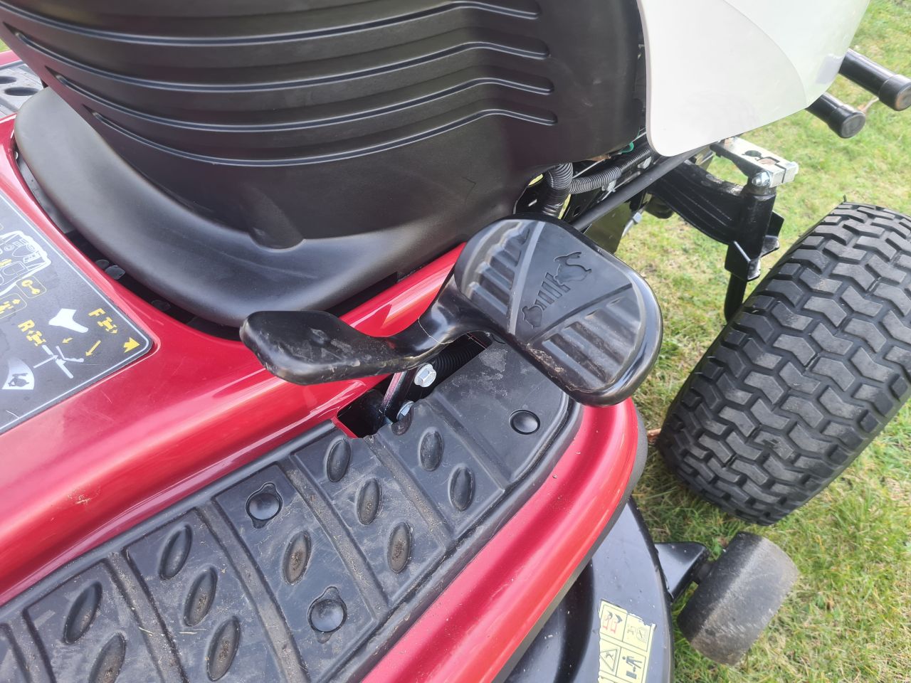 Gutbrod GLX 105 RH-K V Twin kawasaki motor 103 draaiuren.