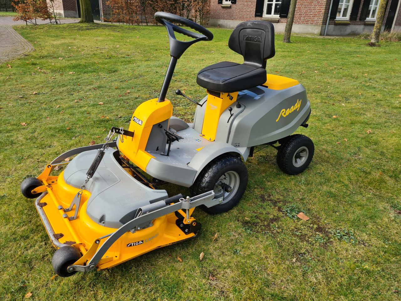 Stiga Villa frontmaaier mulch mulchmaaier zitmaaier hydrostaat.