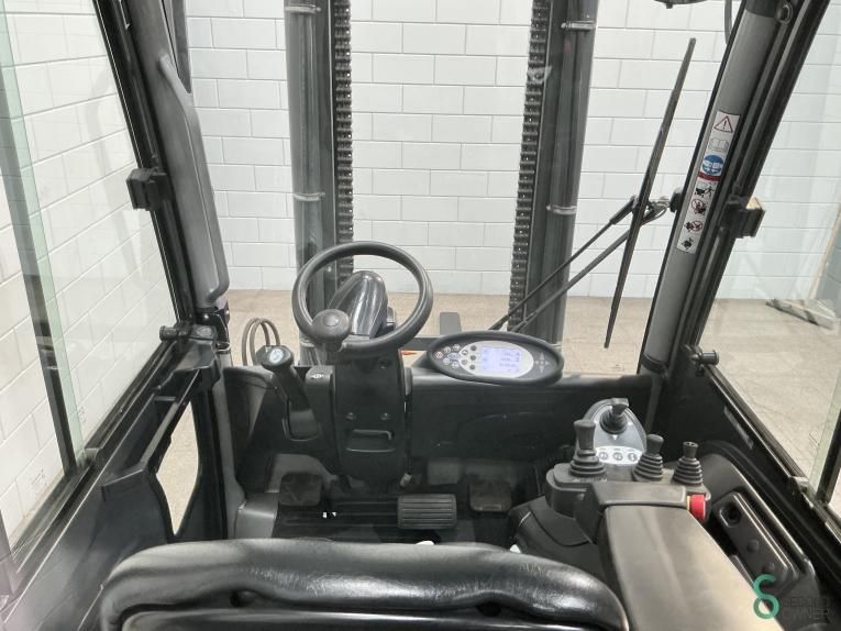 Forklifts Electric Still RX60-50 2019 Fork positioner Cabin