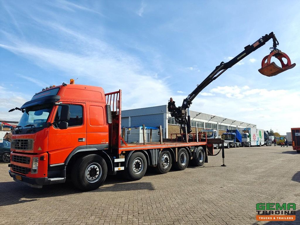 Terberg FM2850-T 10x4/6 Globetrotter Euro4 - Penz 16200HL + Grab - Controllable from the crane - Road plates - NL truck