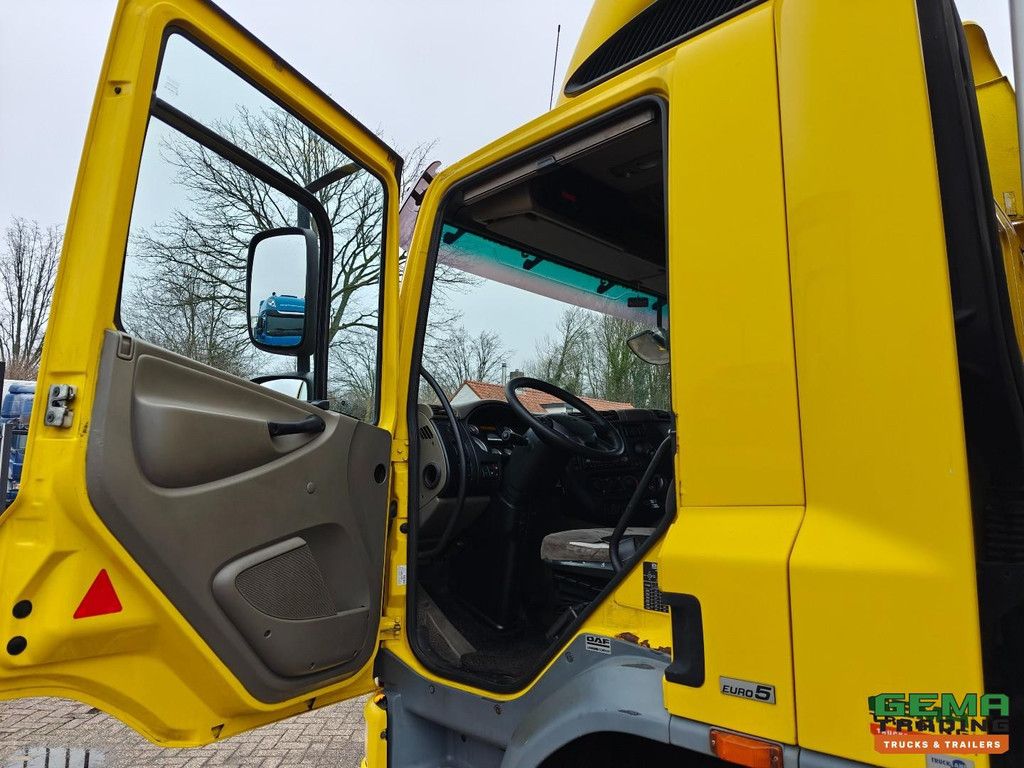 DAF CF65.220 4x2 Daycab Euro 5 - 19T - Sliding tarpaulin/Closed box 7.6m + tail lift 2000kg - 04/2026 MOT