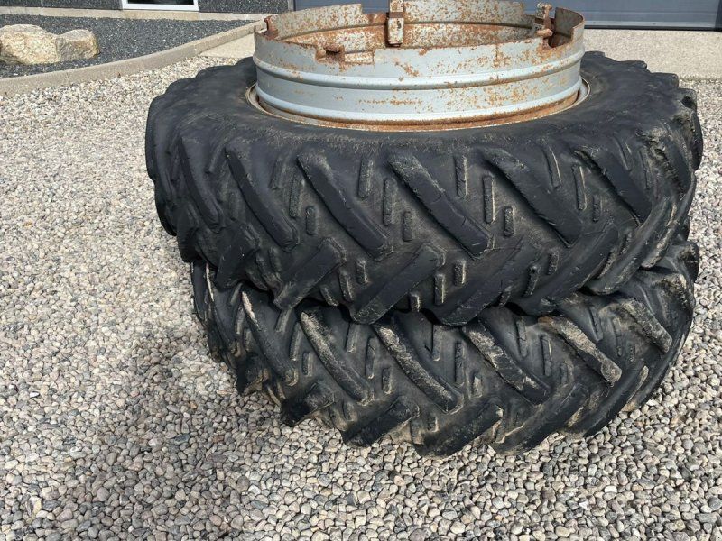 16.9R38 16.9R38 med DUAL ring system med 5 låse pr fælg