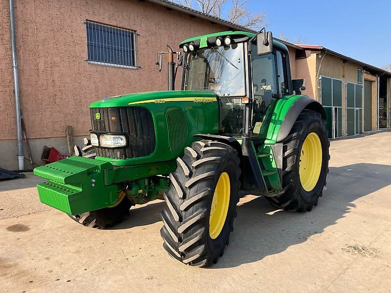 John Deere 6920
