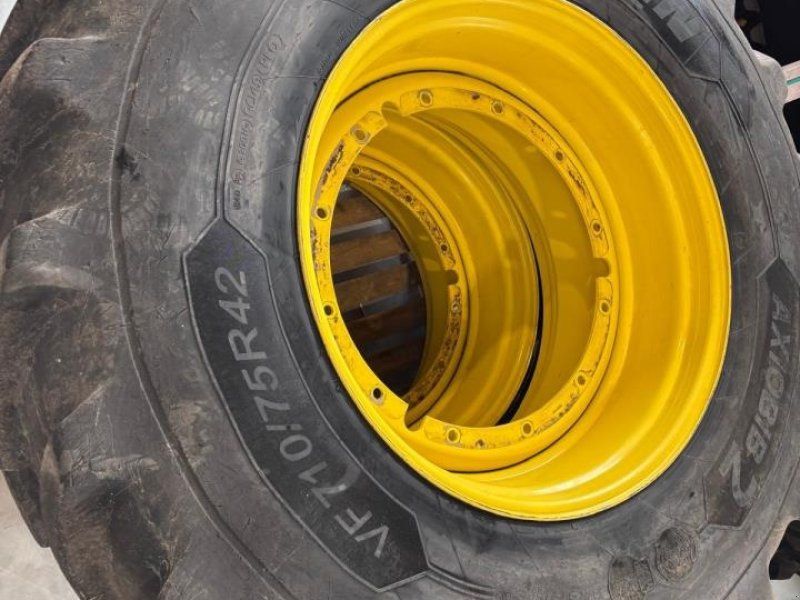 Michelin 710/75R42