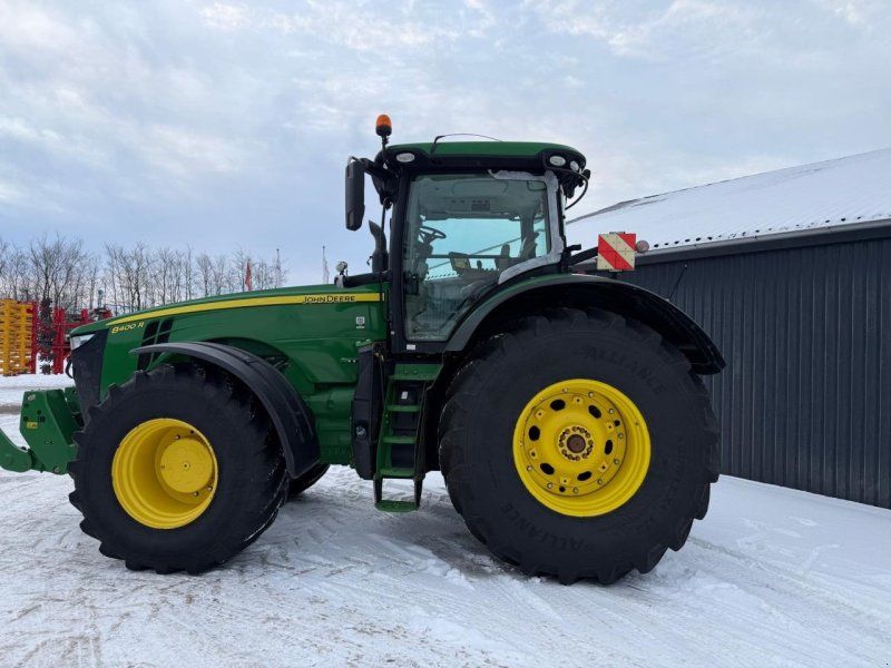 John Deere 8400R
