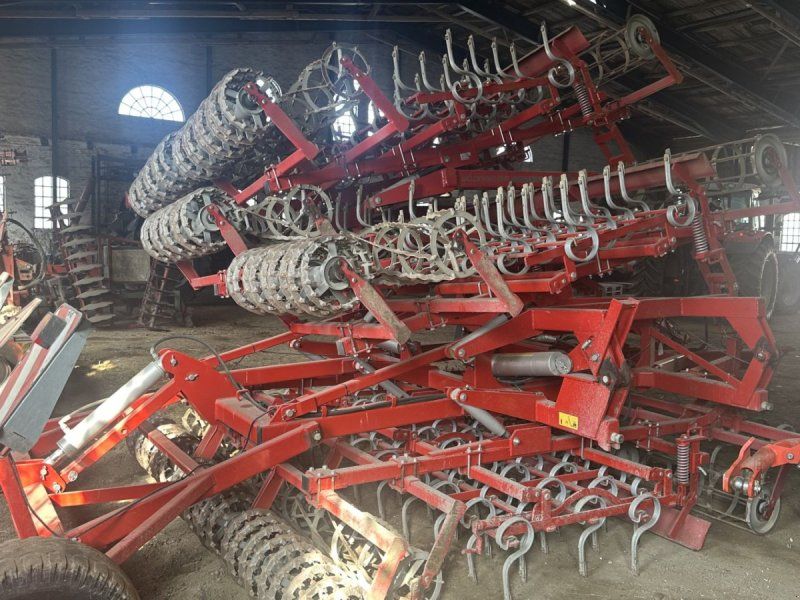 Kongskilde Germinator SP7000 med CROSKILL tromle bagerst. Velnet til roer