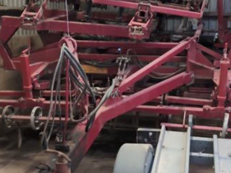 Kongskilde 7 meter germinator med CROSKILL tromle bagerst. Velnet til roe