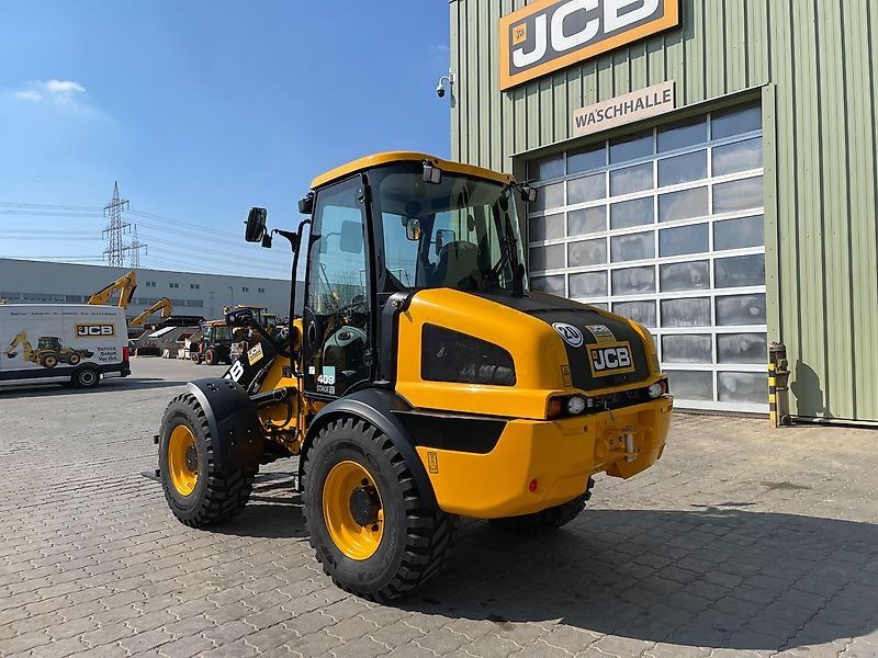 JCB 409
