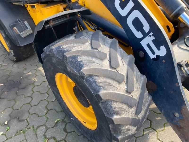 JCB 409