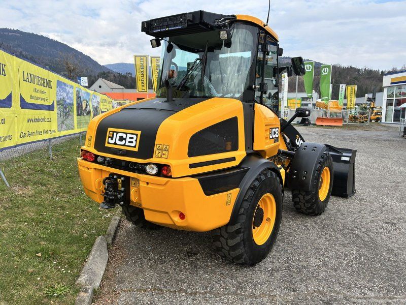 JCB 409 Agri