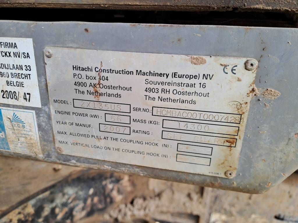 Hitachi ZX135US