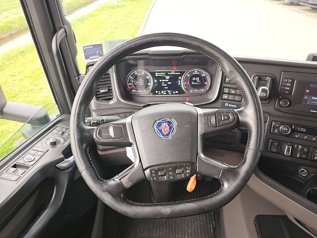 SCANIA R450 6x2*4