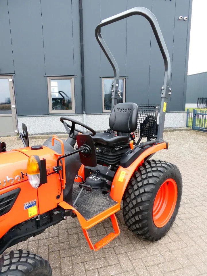 Kubota B1-241 4wd / 00207 Draaiuren / Garden Pro Banden