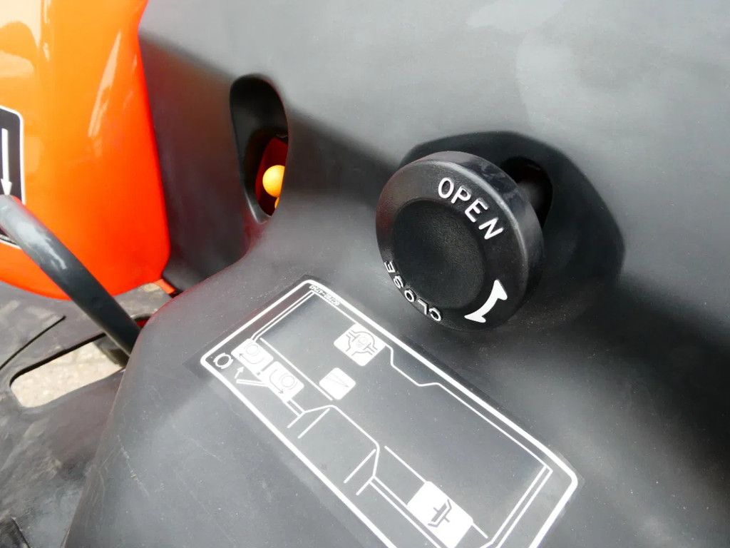 Kubota B1-241 4wd / 00207 Draaiuren / Garden Pro Banden