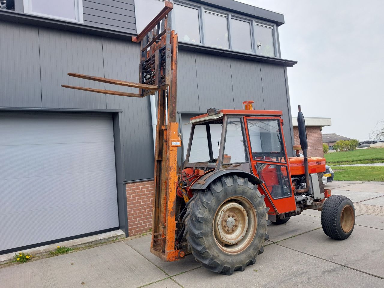 Massey Ferguson 168 smalspoor