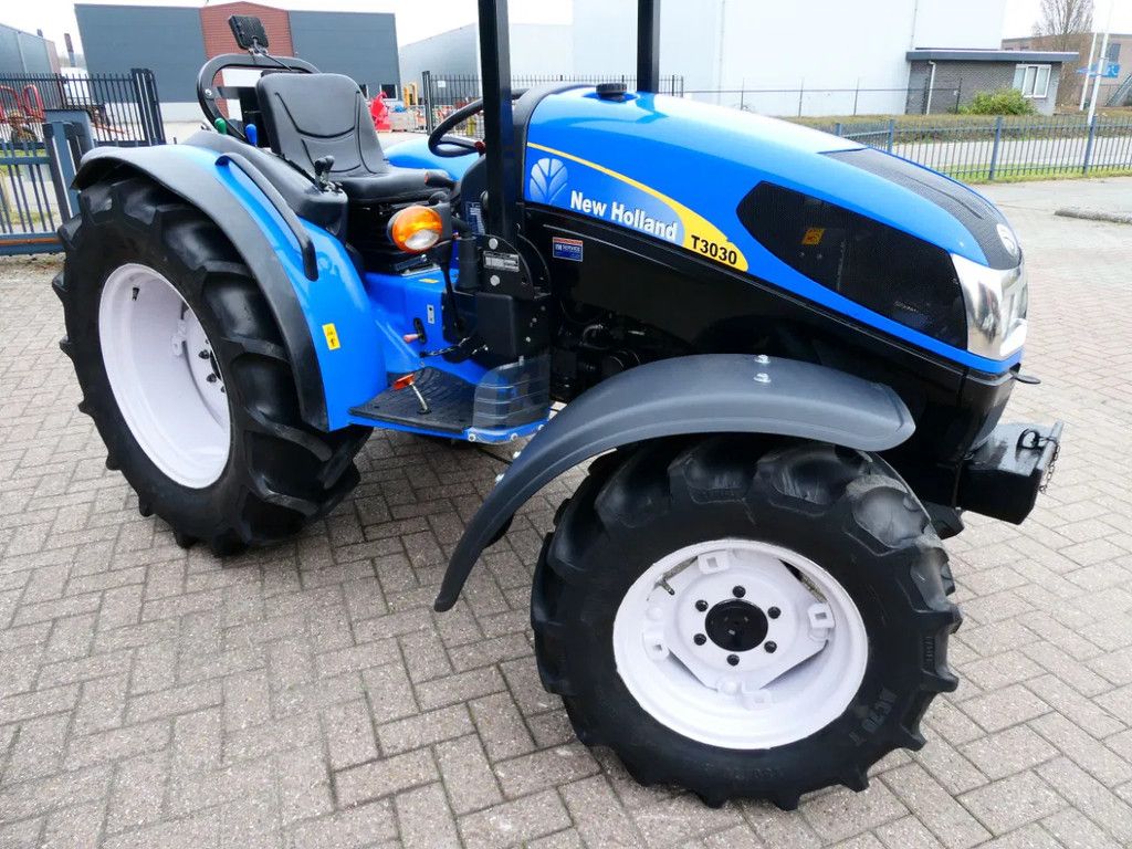 New Holland T3030 4wd / 03315 Draaiuren / Lage Urenstand