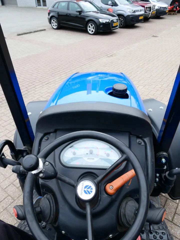 New Holland T3030 4wd / 03315 Draaiuren / Lage Urenstand