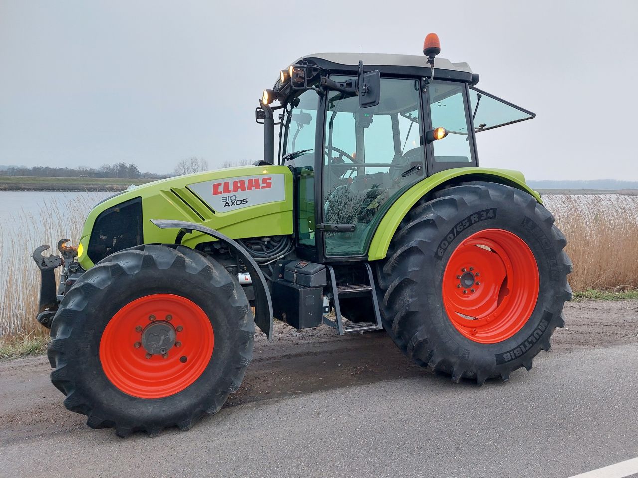 Claas Axos 310 NETTE TREKKER