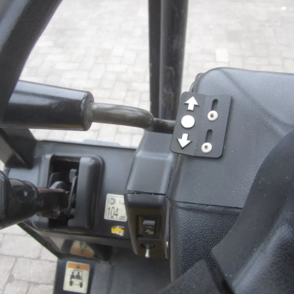 Yale GLP16, LPG-gas, triplex, side shift, container mast.