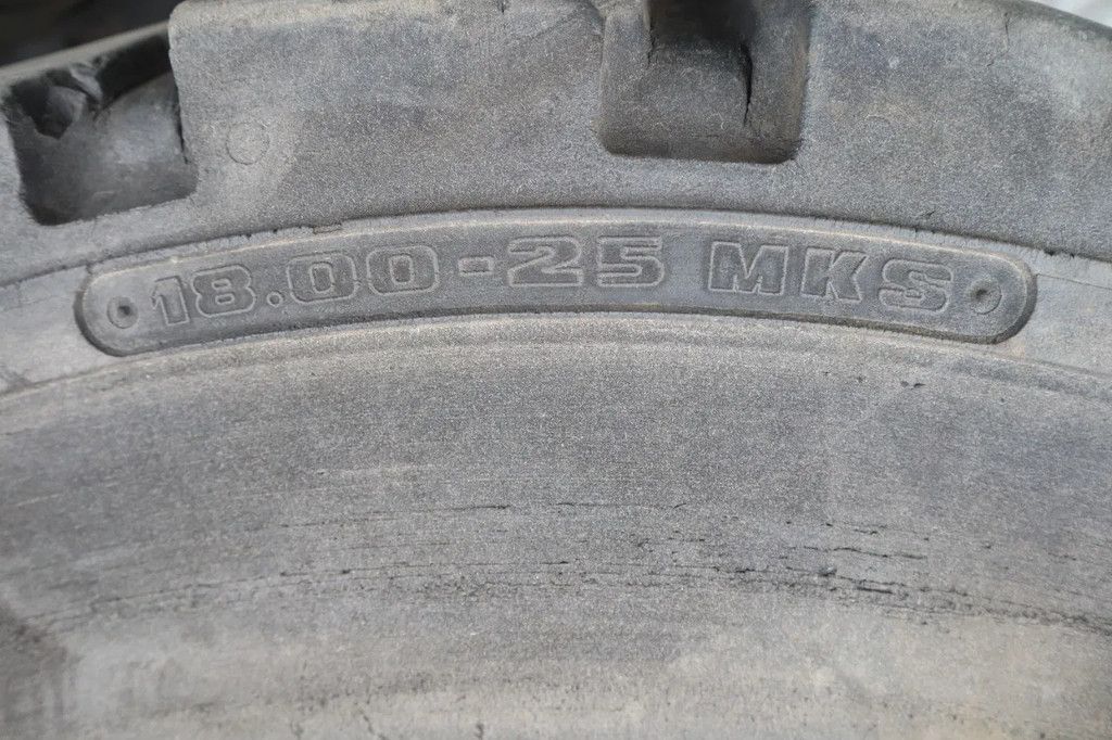 Marangoni 18.00-25 MKS | LIEBHERR 944 | TIRES + RIMS