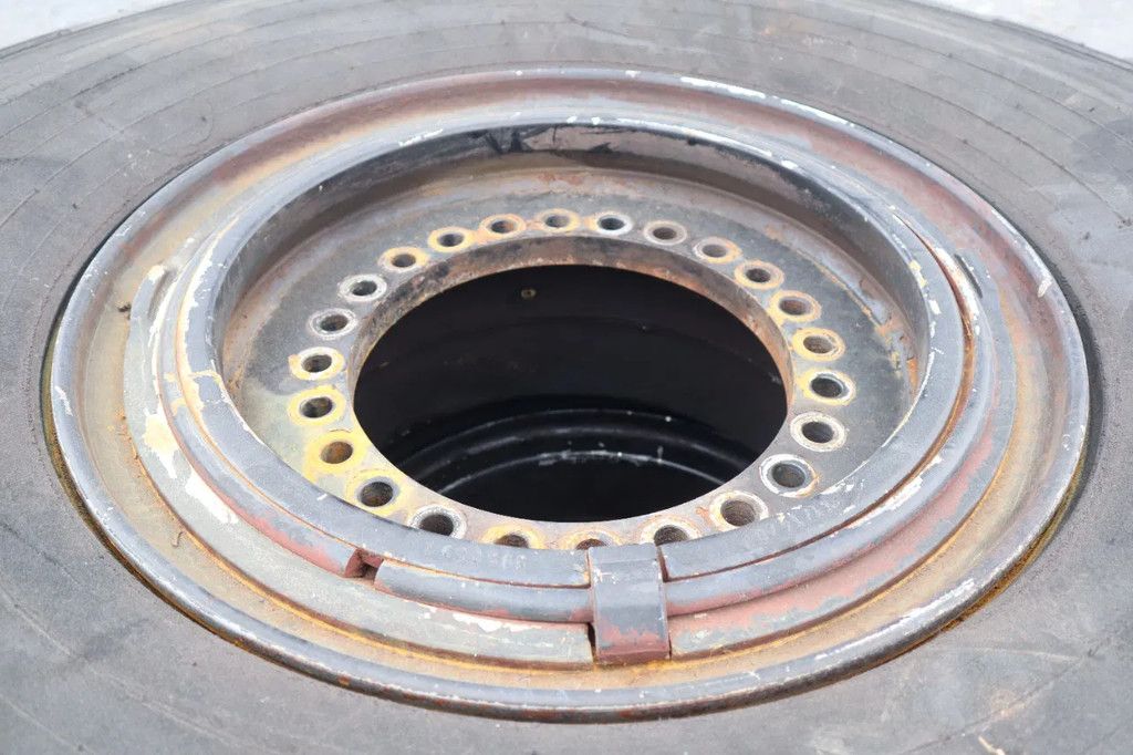 Marangoni 18.00-25 MKS | LIEBHERR 944 | TIRES + RIMS