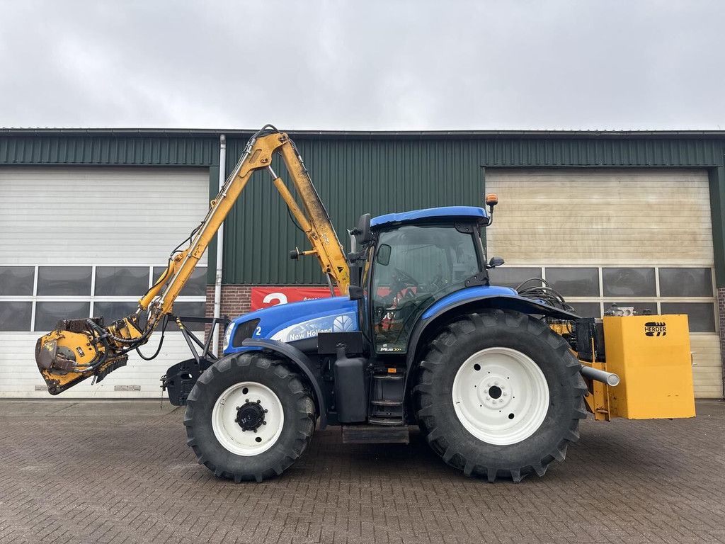 New Holland TSA 125