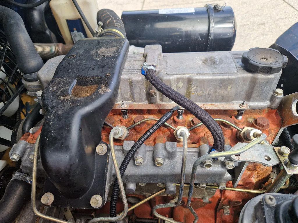 Caterpillar DP25K met breed vorkenbord