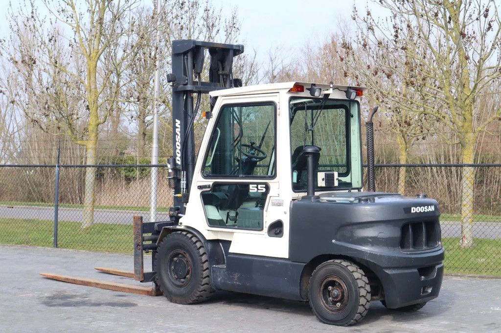 Doosan D55C-5 | 5500 KG | SIDESHIFT | POSITIONERS