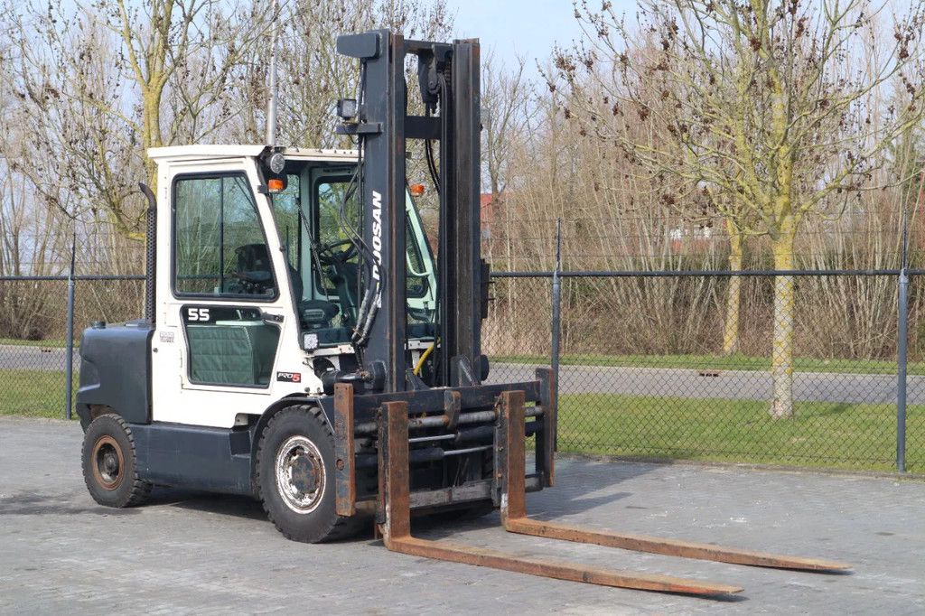 Doosan D55C-5 | 5500 KG | SIDESHIFT | POSITIONERS