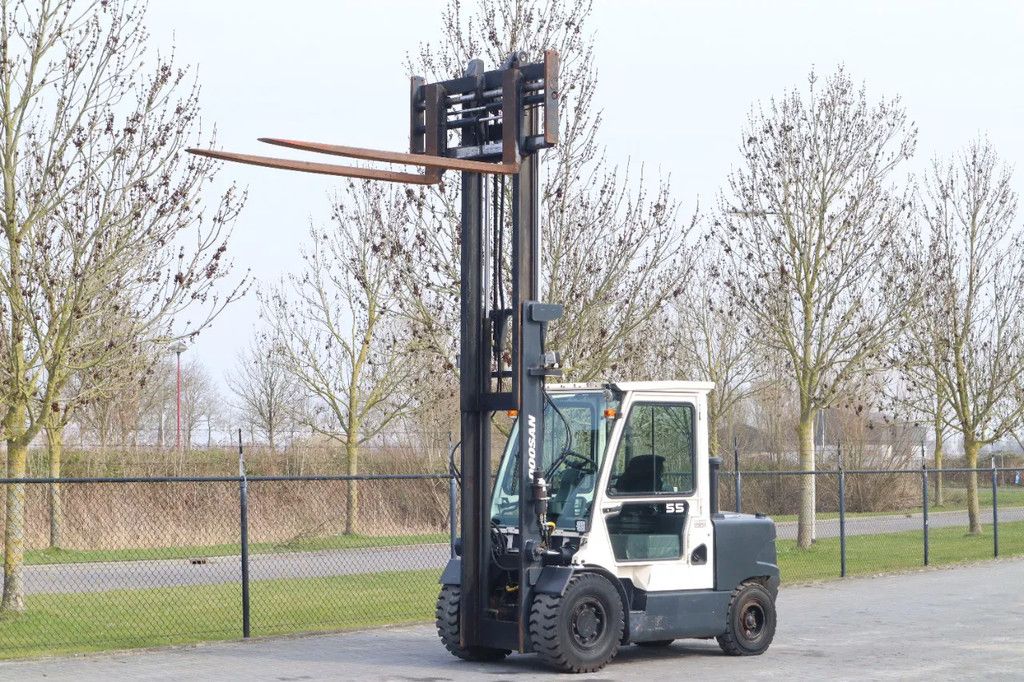 Doosan D55C-5 | 5500 KG | SIDESHIFT | POSITIONERS