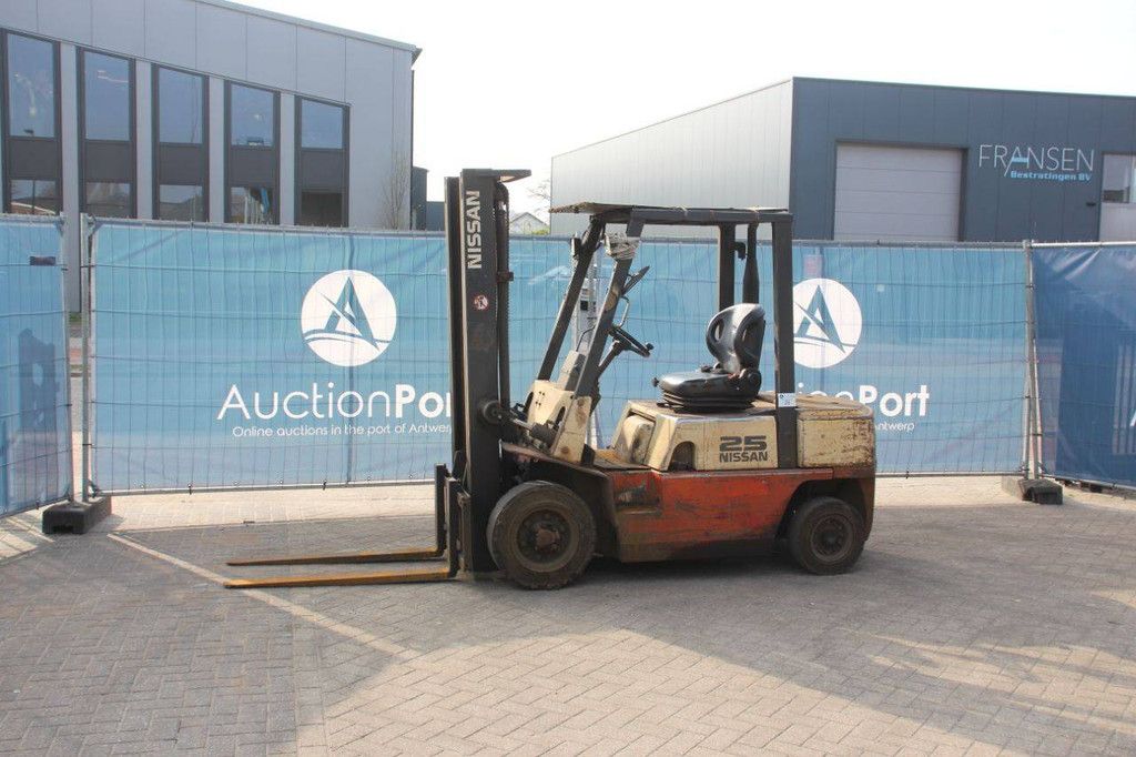Gabelstapler Nissan FJ02A25 Diesel 2500 kg