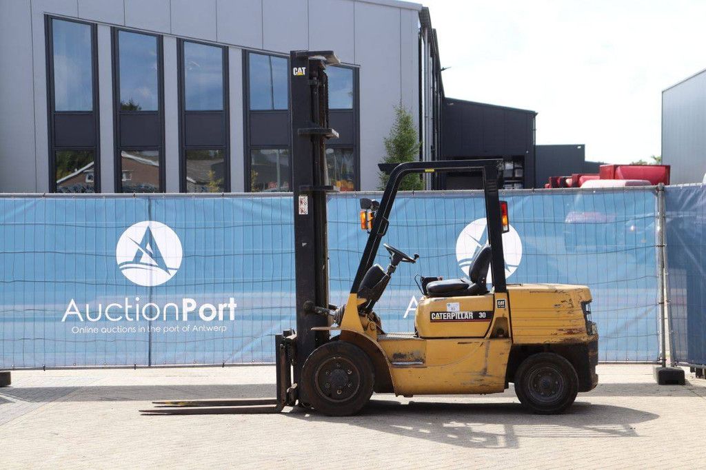 Caterpillar DP30 Diesel Forklift 3000kg 5.0m 1997