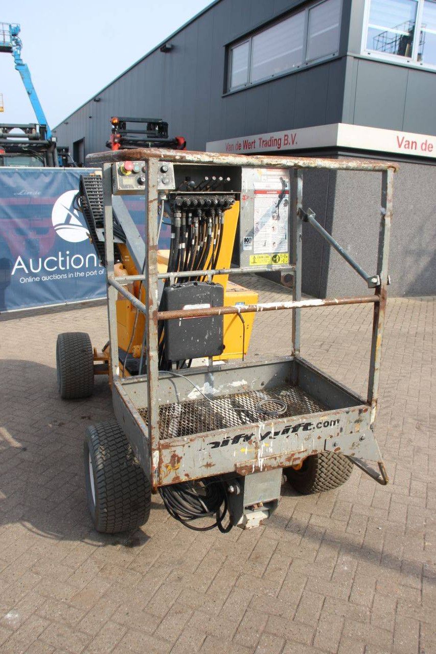 Nifty HR12NE Elektrische Gelenkteleskoparbeitsbühne 12,1 m 2012