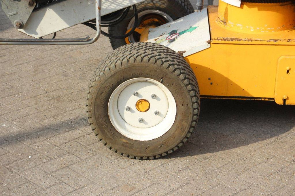 Nifty HR12NE Elektrische Gelenkteleskoparbeitsbühne 12,1 m 2012