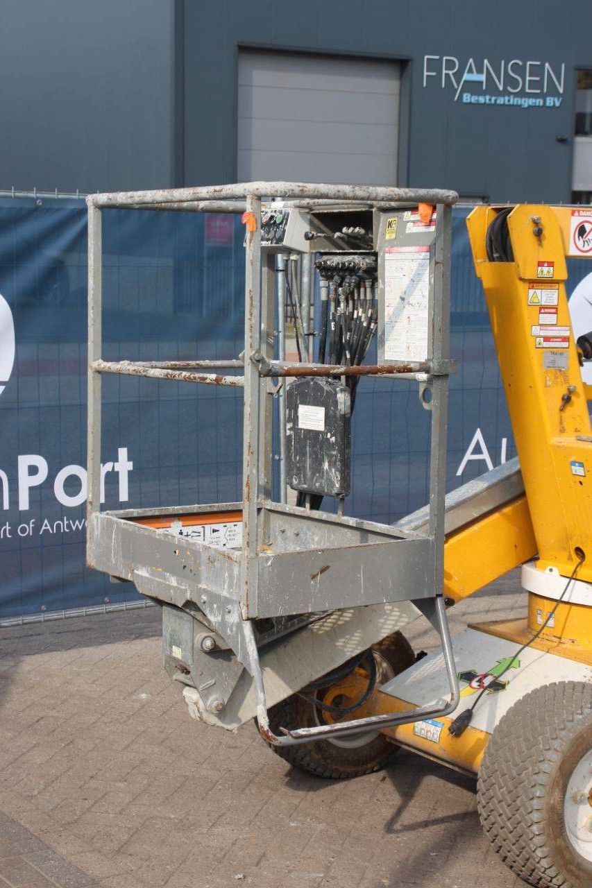 Nifty HR12NE Elektrische Gelenkteleskoparbeitsbühne 12,1 m 2011