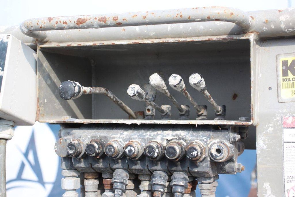 Nifty HR12NE Elektrische Gelenkteleskoparbeitsbühne 12,1 m 2011