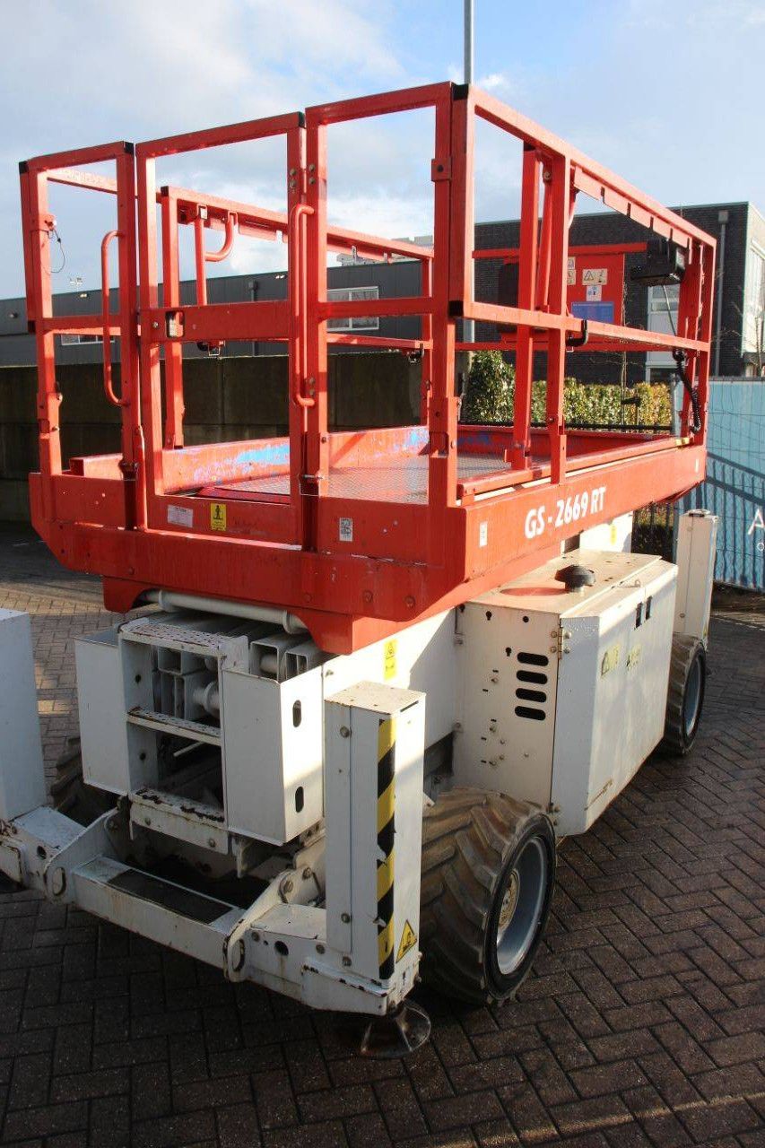 Scherenhebebühne Genie GS2669 RT Diesel 9,9 m 2016