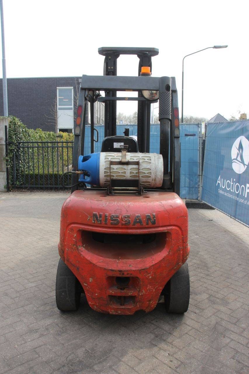 Heftruck Nissan UGD02A30PQ LPG 3000kg 6.0m 2002
