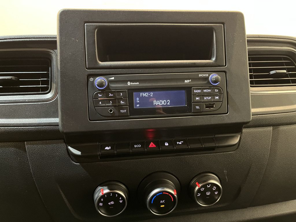 Opel Movano 2.3 Turbo L2H2 136 PK / Servicebus / Inrichting / Euro 6 / Airco / Camera / Cruise Control / 3-Zits / 65.400 KM !!