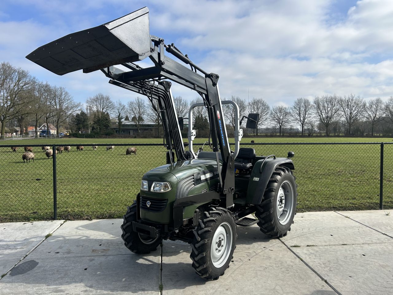 Nette Eurotrac f40 met voorlader