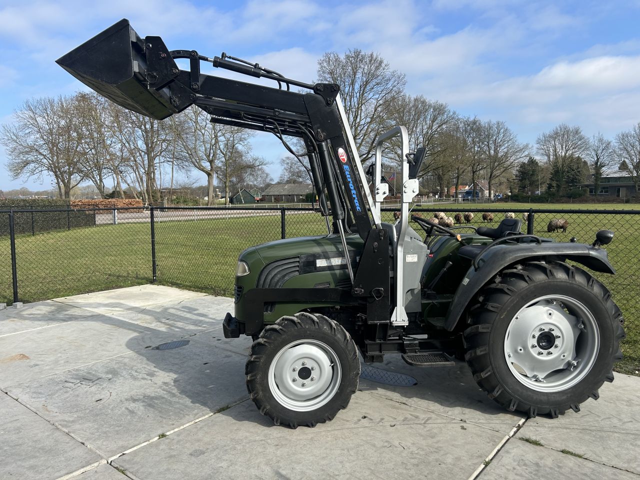 Nette Eurotrac f40 met voorlader