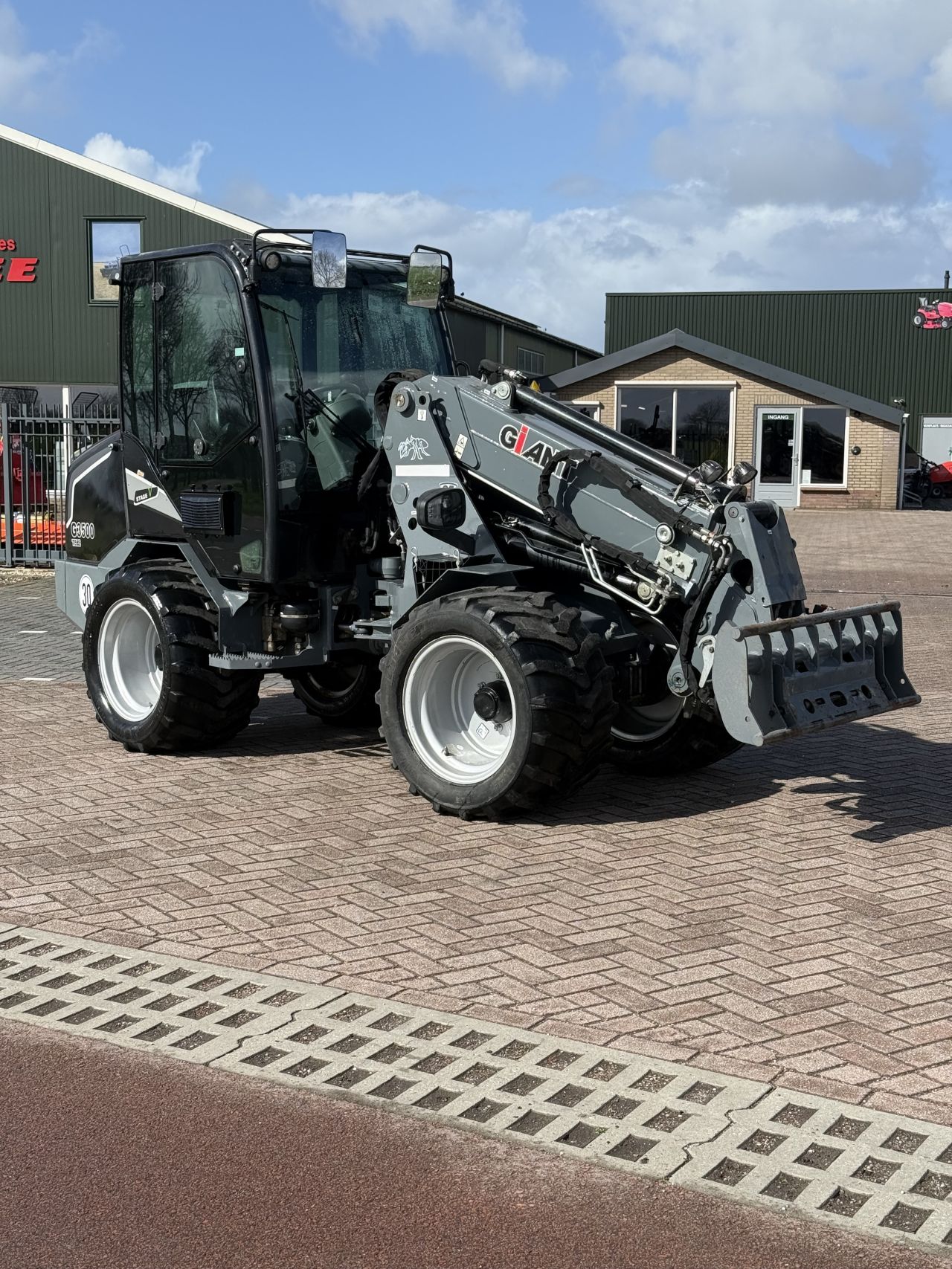 Giant g3500 tele ( 1100 uur )